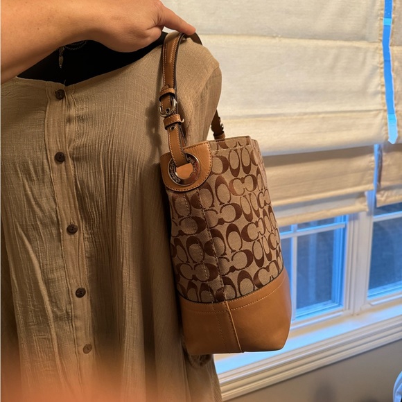 Coach signature purse with leather / GREAT condition - Picture 16 of 16